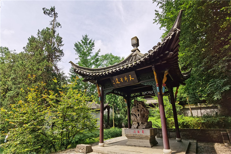 特色节点—菱溪石